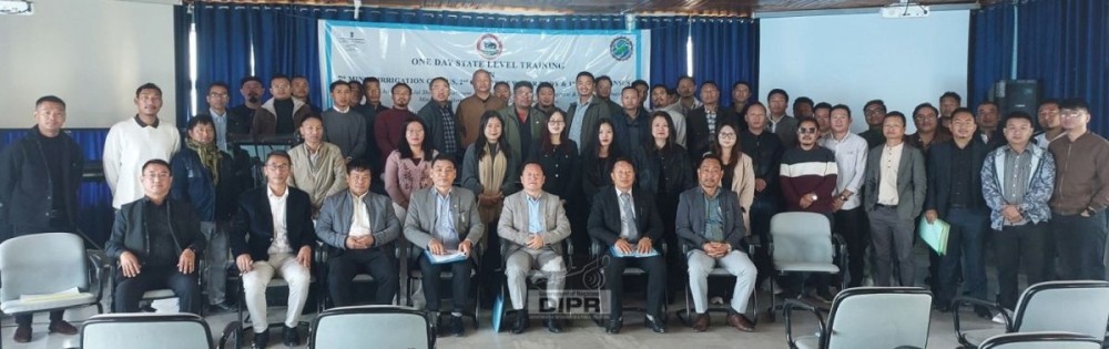 Commissioner & Secretary, Gregory Thejawelie IAS with officials and participants during the state level training and workshop held on February 25. (DIPR Photo)